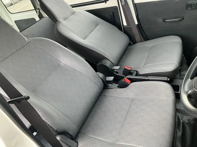 ハイゼットカーゴ 4WD(ダイハツ)の車両写真