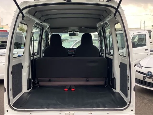 ハイゼットカーゴ 4WD(ダイハツ)の車両写真