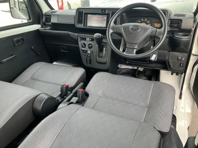 ハイゼットカーゴ 4WD(ダイハツ)の車両写真