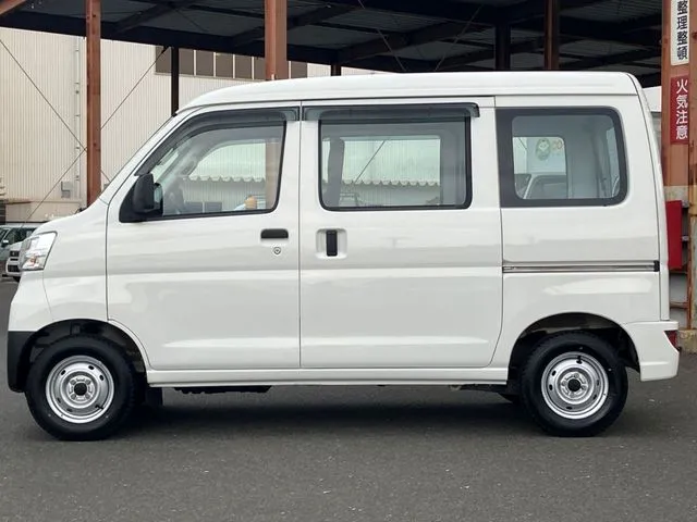 ハイゼットカーゴ 4WD(ダイハツ)の車両写真