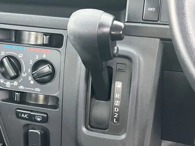 ハイゼットカーゴ 4WD(ダイハツ)の車両写真