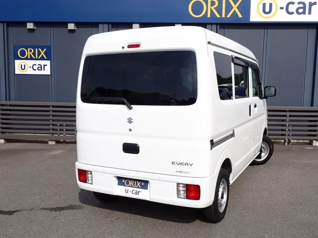 エブリイバン（スズキ）の車両写真