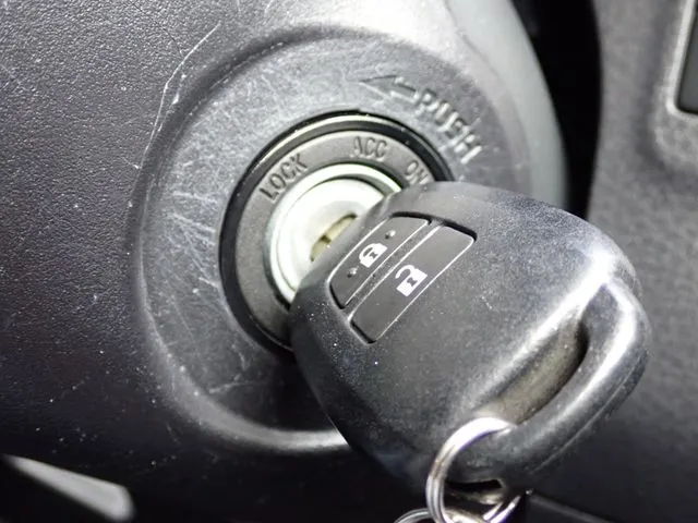 サクシードバン　ハイブリッド（トヨタ）の車両写真