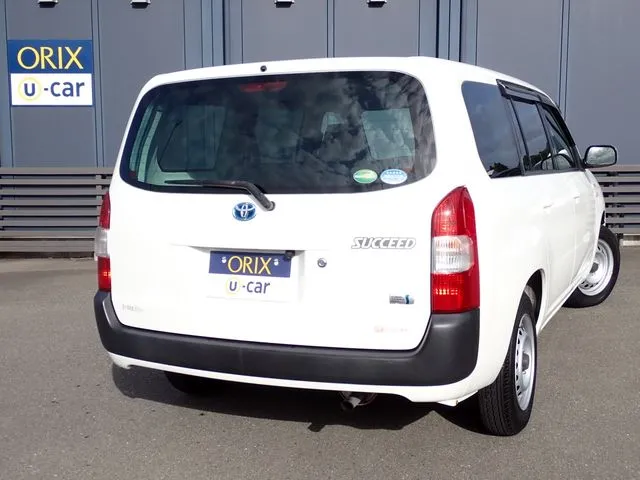 サクシードバン　ハイブリッド（トヨタ）の車両写真
