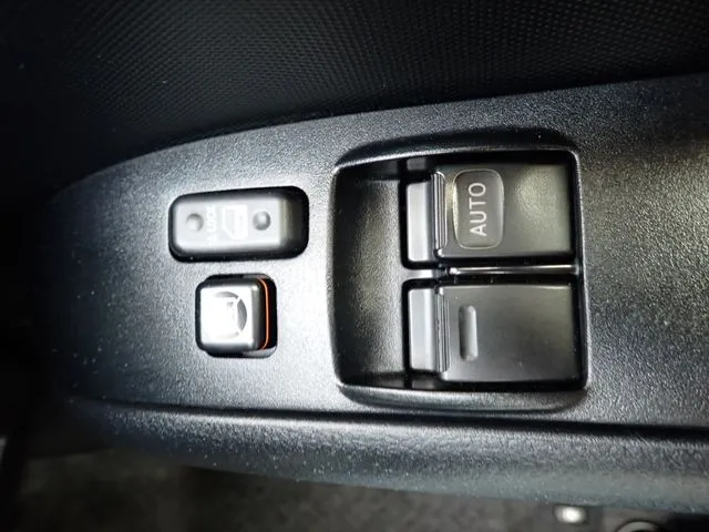 サクシードバン　ハイブリッド（トヨタ）の車両写真