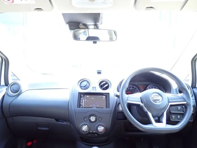 ノート(ニッサン)の車両写真
