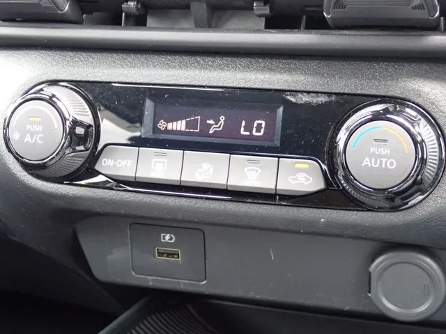 ノート（ニッサン）の車両写真