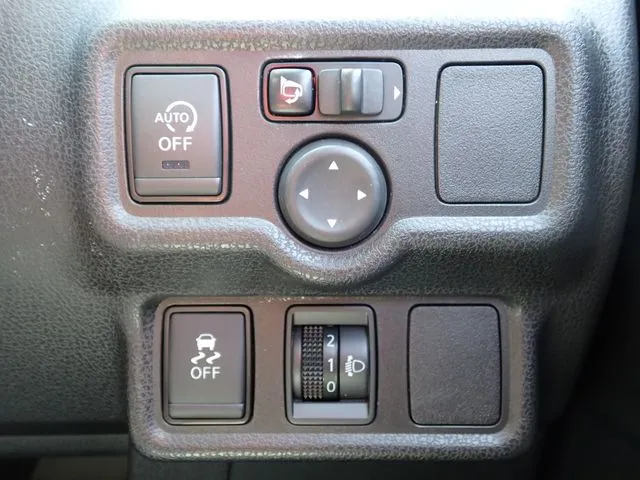 ノート(ニッサン)の車両写真