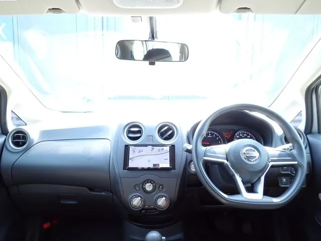 ノート(ニッサン)の車両写真