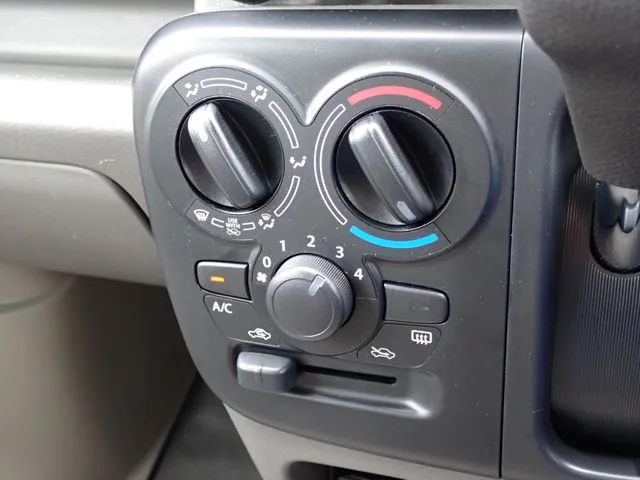エブリイバン（スズキ）の車両写真