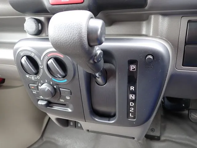 エブリイバン（スズキ）の車両写真