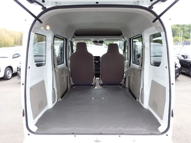 エブリイバン（スズキ）の車両写真