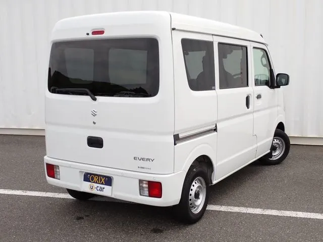 エブリイバン（スズキ）の車両写真