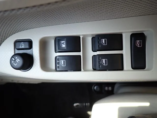 ムーヴ(ダイハツ)の車両写真