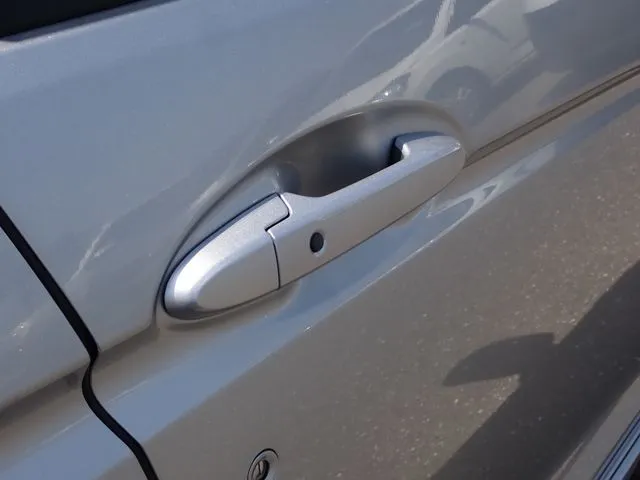 シャトル　ハイブリッド（ホンダ）の車両写真