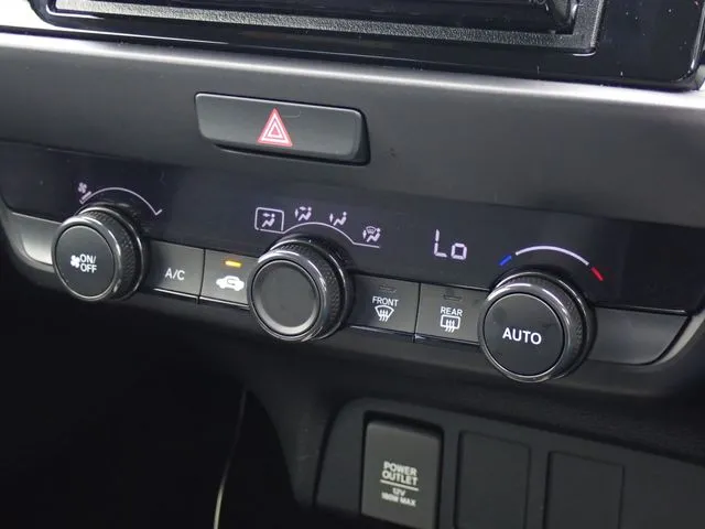 フィット　ｅ：ＨＥＶ（ホンダ）の車両写真