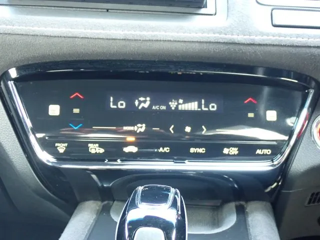 ヴェゼル　ハイブリッド（ホンダ）の車両写真