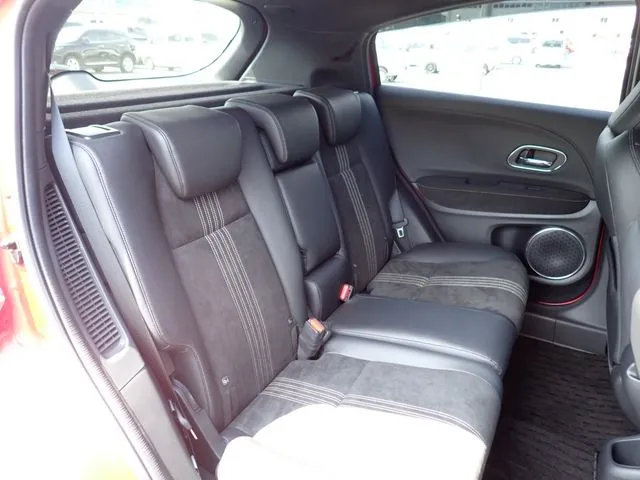 ヴェゼル　ハイブリッド（ホンダ）の車両写真