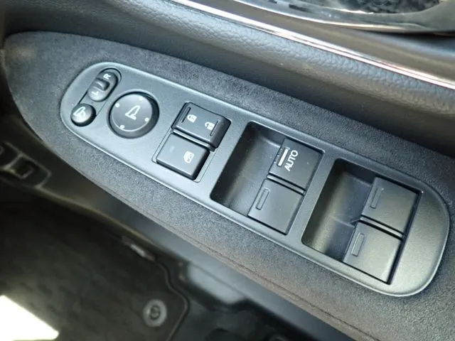 ヴェゼル　ハイブリッド（ホンダ）の車両写真