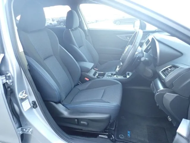 SUBARU XV ハイブリッド(スバル)の車両写真