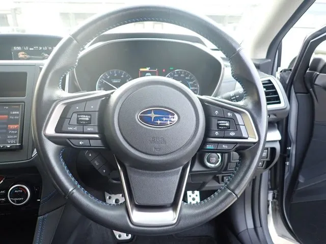 SUBARU XV ハイブリッド(スバル)の車両写真