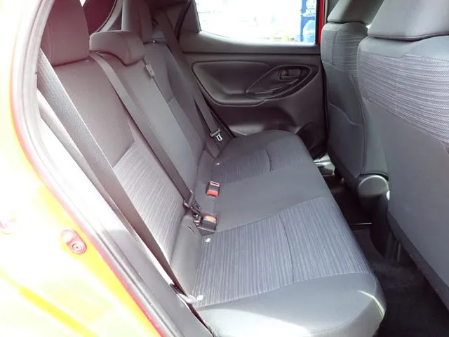 ヤリス　ハイブリッド（トヨタ）の車両写真