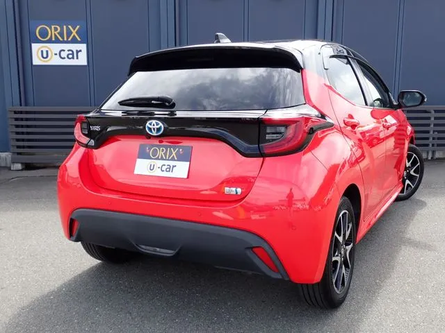 ヤリス　ハイブリッド（トヨタ）の車両写真