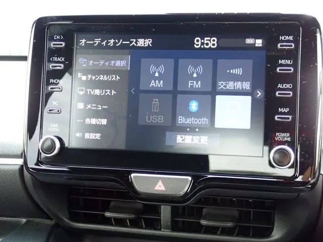 ヤリス　ハイブリッド（トヨタ）の車両写真