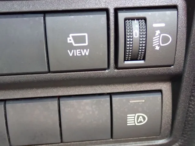 ヤリス　ハイブリッド（トヨタ）の車両写真
