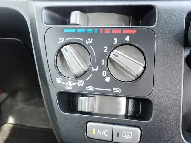 ダイハツ ミラ イース 4WD