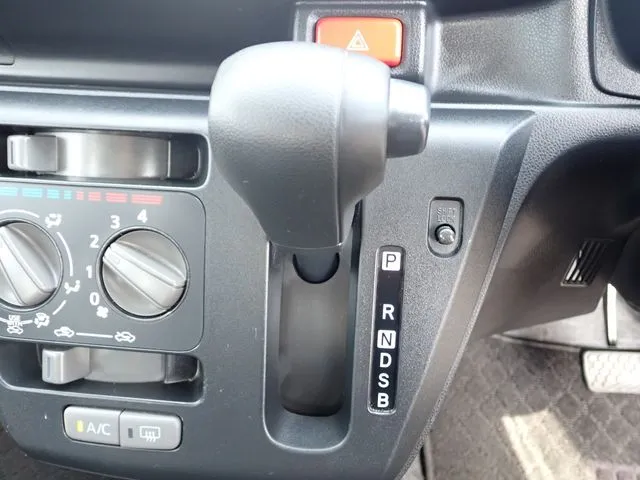 ダイハツ ミラ イース 4WD