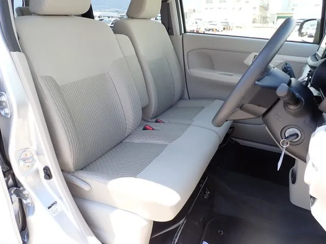 ムーヴ（ダイハツ）の車両写真
