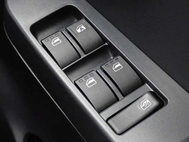 ミラ　イース（ダイハツ）の車両写真