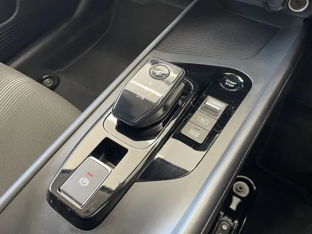 ノート(ニッサン)の車両写真