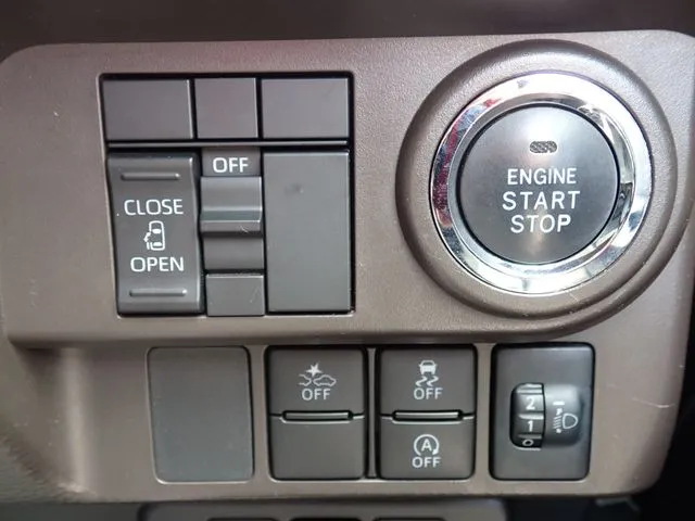 トール(ダイハツ)の車両写真