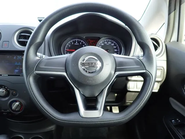 ノート（ニッサン）の車両写真