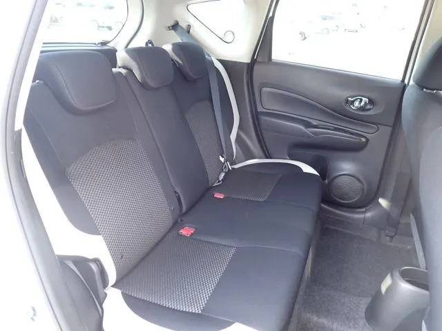 ノート（ニッサン）の車両写真