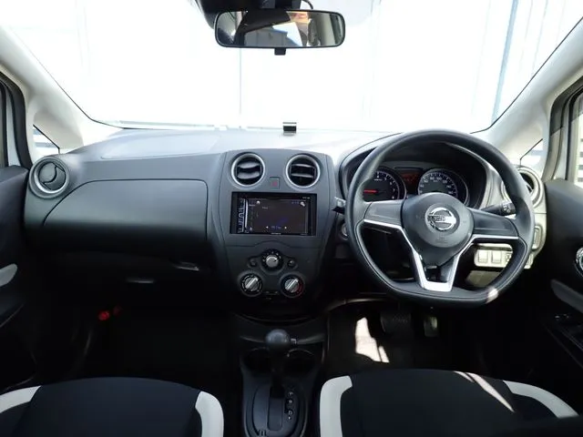 ノート（ニッサン）の車両写真