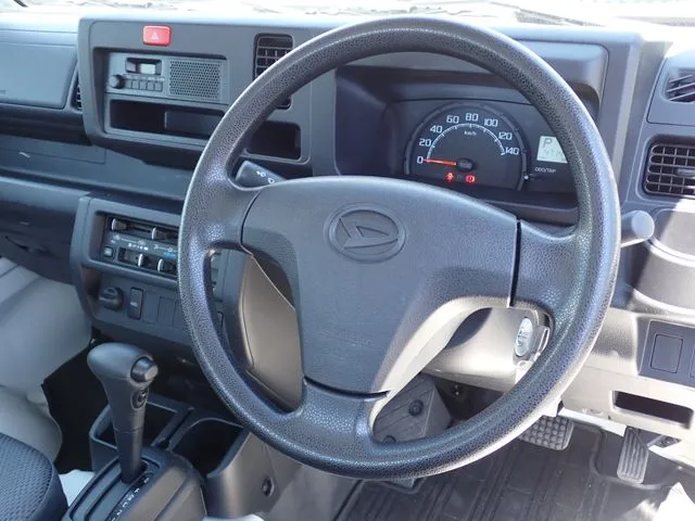 ハイゼットトラック 4WD(ダイハツ)の車両写真