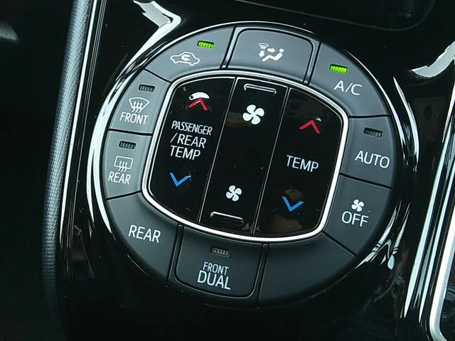 ノア　４ＷＤ（トヨタ）の車両写真
