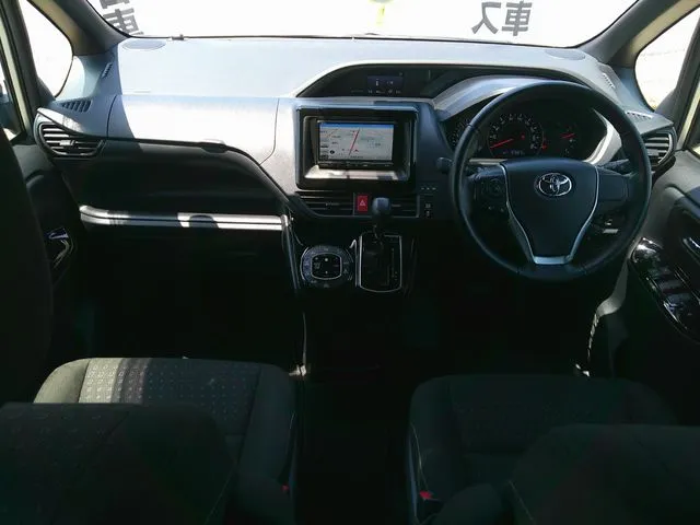 ノア　４ＷＤ（トヨタ）の車両写真