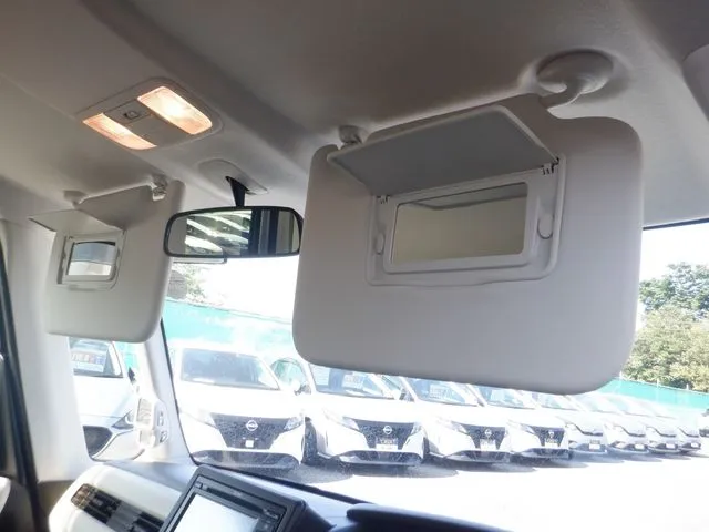 N BOX 4WD(ホンダ)の車両写真