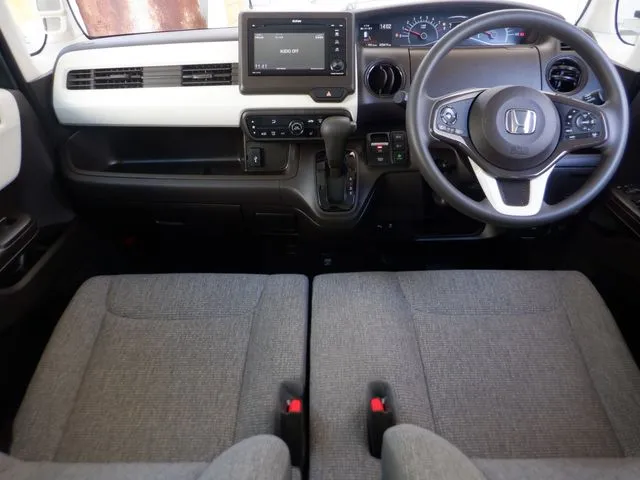 N BOX 4WD(ホンダ)の車両写真