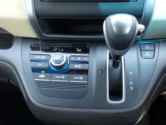 フリード（ホンダ）の車両写真