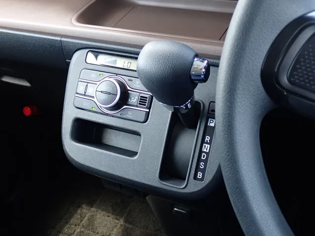 ムーヴ キャンバス(ダイハツ)の車両写真