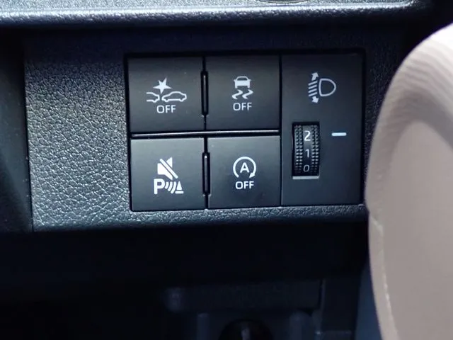 ムーヴ キャンバス(ダイハツ)の車両写真