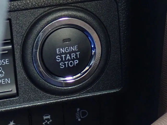ムーヴ キャンバス(ダイハツ)の車両写真