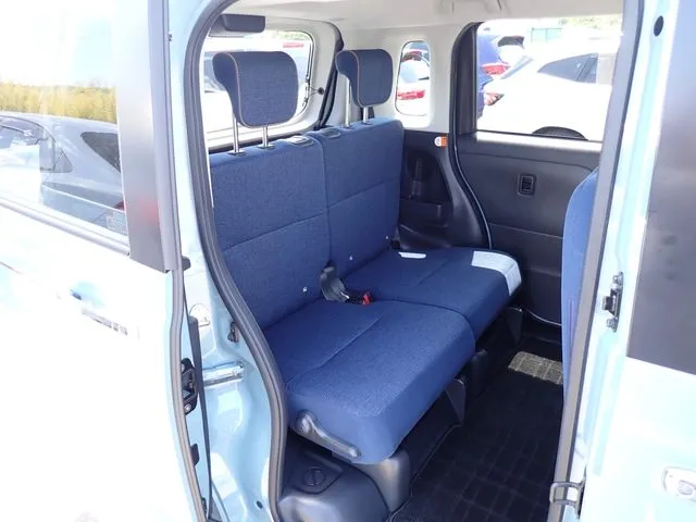 ムーヴ キャンバス(ダイハツ)の車両写真