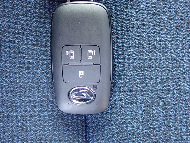 ムーヴ キャンバス(ダイハツ)の車両写真