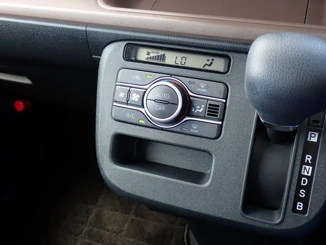ムーヴ キャンバス(ダイハツ)の車両写真